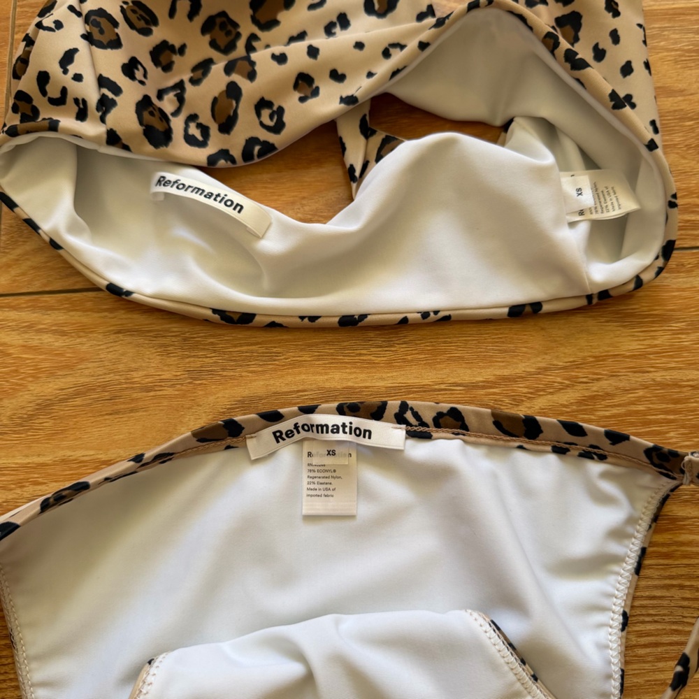[reformation] 2pc costa bikini top & comi bikini bottom swim set - Picture 6 of 8